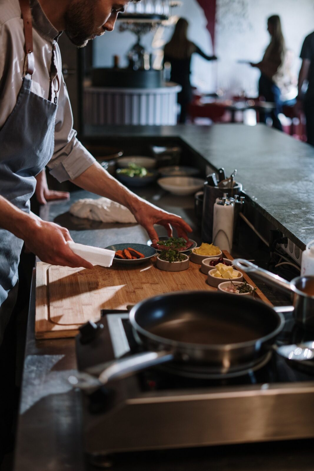 From Sous Chef to Head Chef: A Guide to Career Progression in London’s Culinary Scene